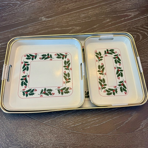 Vintage 3 piece Lacquer Ware Nesting Trays set.  Christmas Poinsettias design - Picture 5 of 11